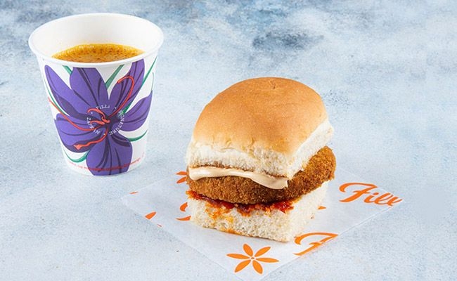 Veggie Delux Bunz with Zafran Tea